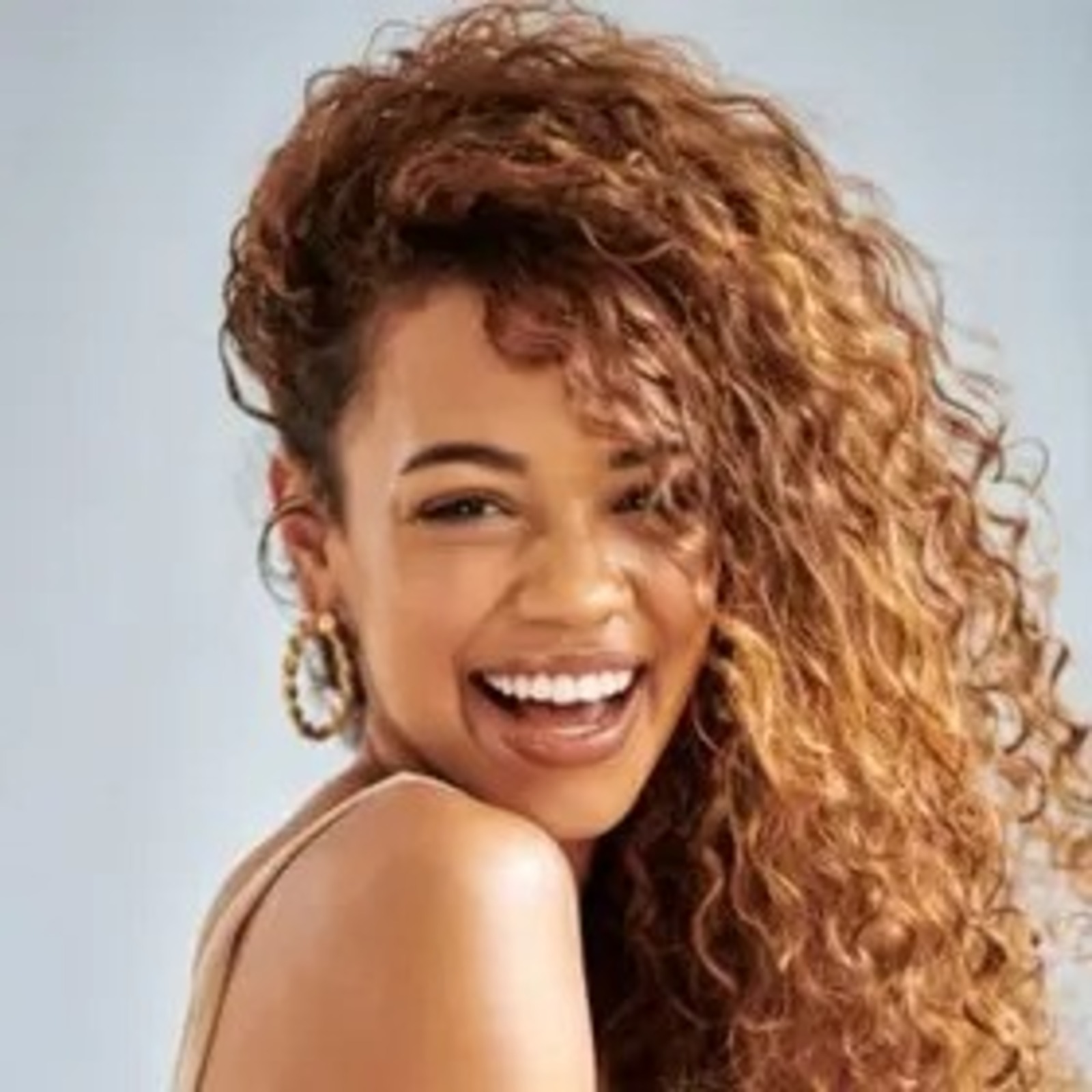 CurlyHairSalon brand identity & booking site